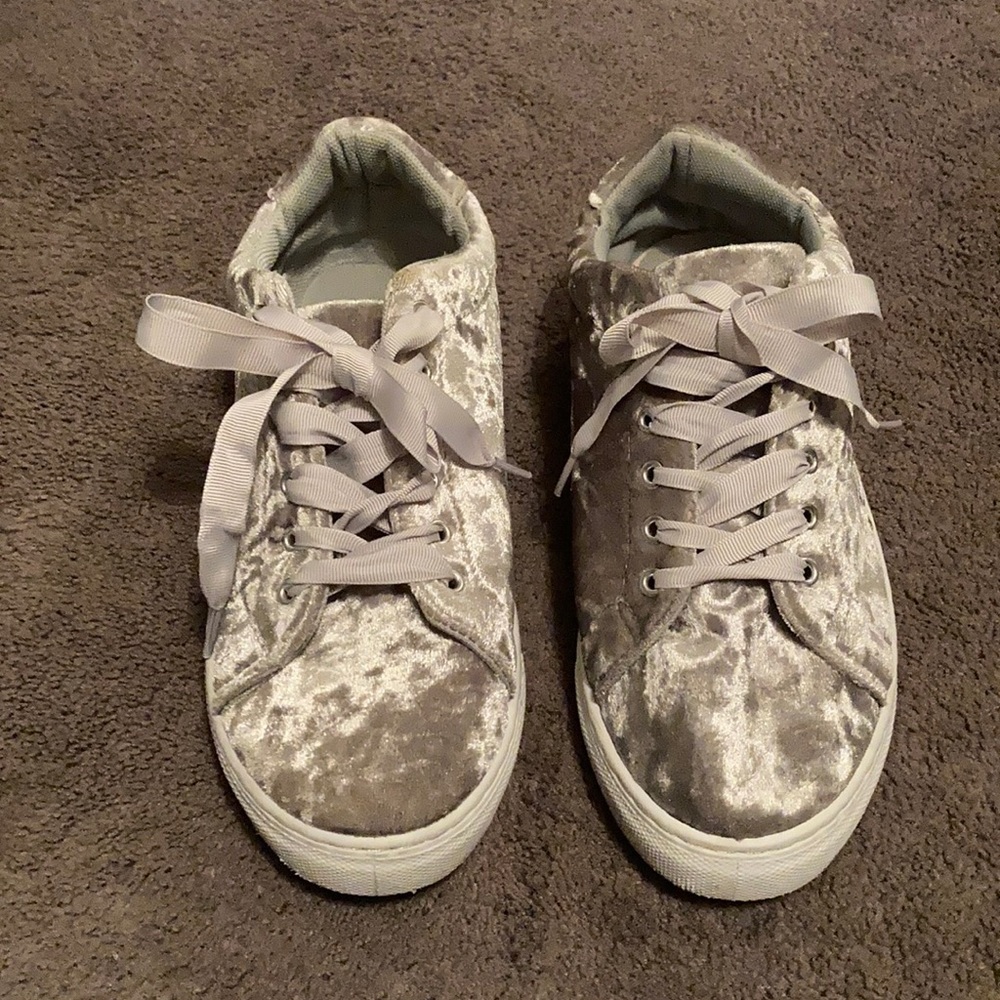 Crushed velvet sneakers